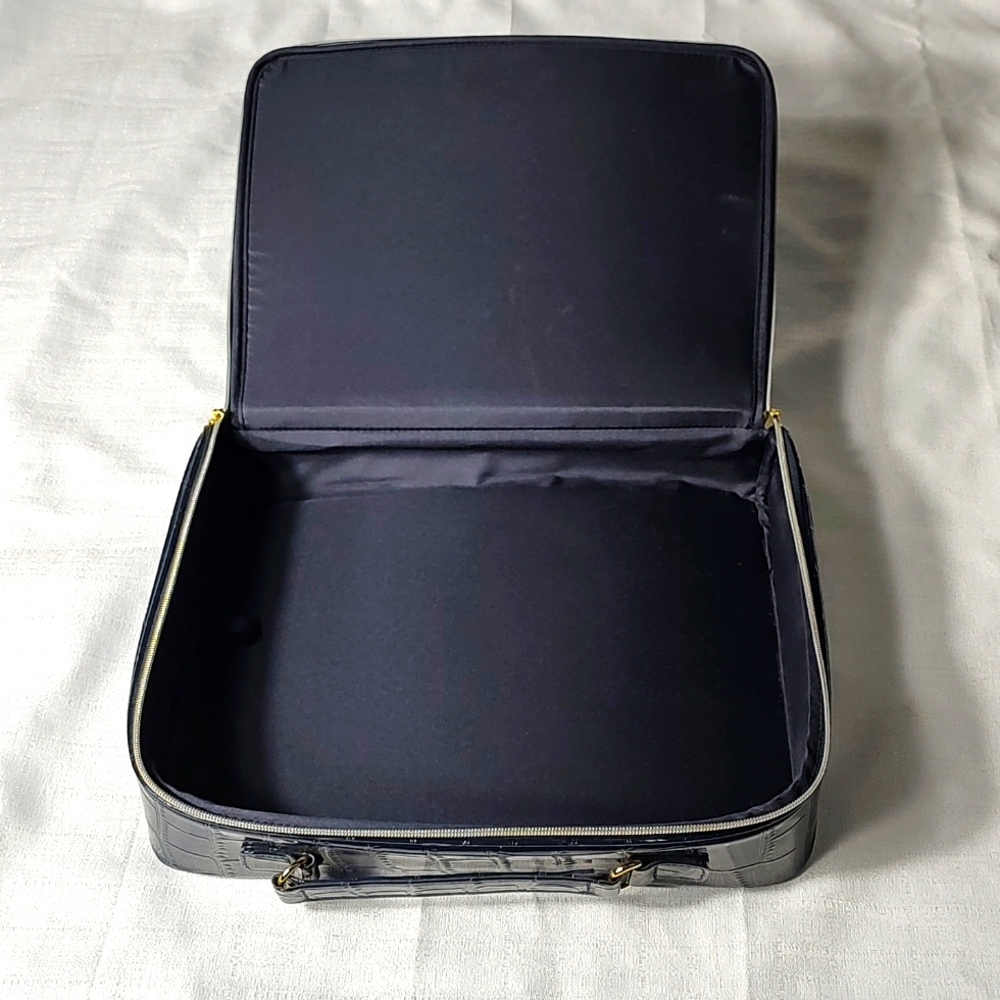 Estee Lauder Flat Dark Navy Blue Travel Makeup Case with Gold zipper - Picture 6 of 13